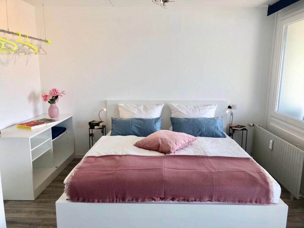 Grosses Appartement Mit Aussichtsbalkon Ludwigsbourg Extérieur photo